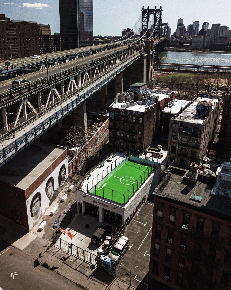 JamesLucasIT's tweet photo. 11. The Ground, NYC

If you look closely, you'll spot the murals honoring football icons Diego Maradona, Johan Cruyff, and George Best. https://t.co/EcLx10ZBbw