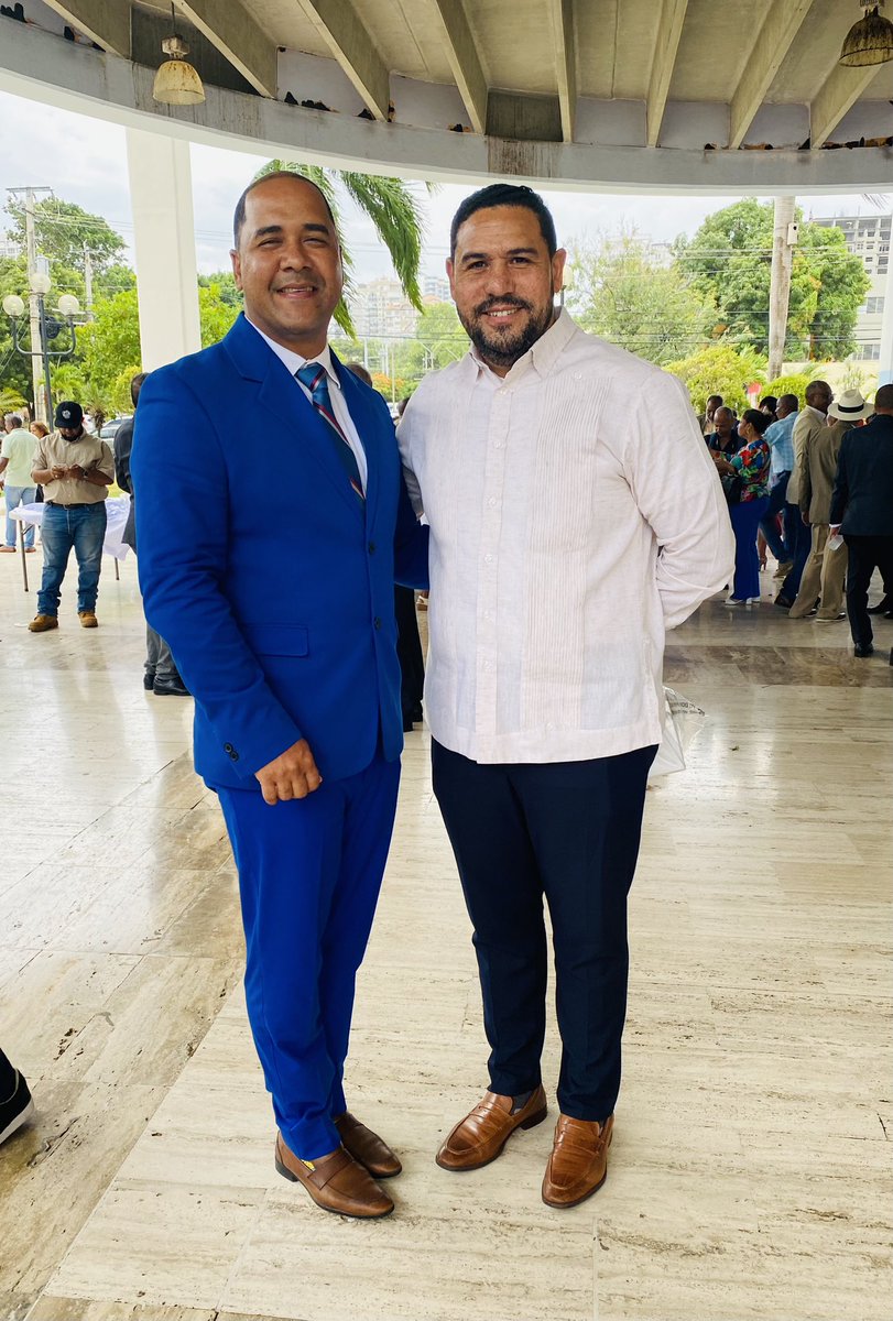 Un honor poder compartir con <a href="/IngVictorTorre5/">Ing./Agrim. Victor Torres</a> en la Juramentacion de la Junta Directiva <a href="/CodiaCentral/">CODIA</a> en nuestra <a href="/UniversidadUASD/">Universidad UASD</a> el día de ayer. Un hombre que revoluciona <a href="/Asodagrimrd/">ASODAGRIM</a> cada día y que ya dejò una impronta a favor de todos los Agrimensores del PAÍS ! Un orgullo…