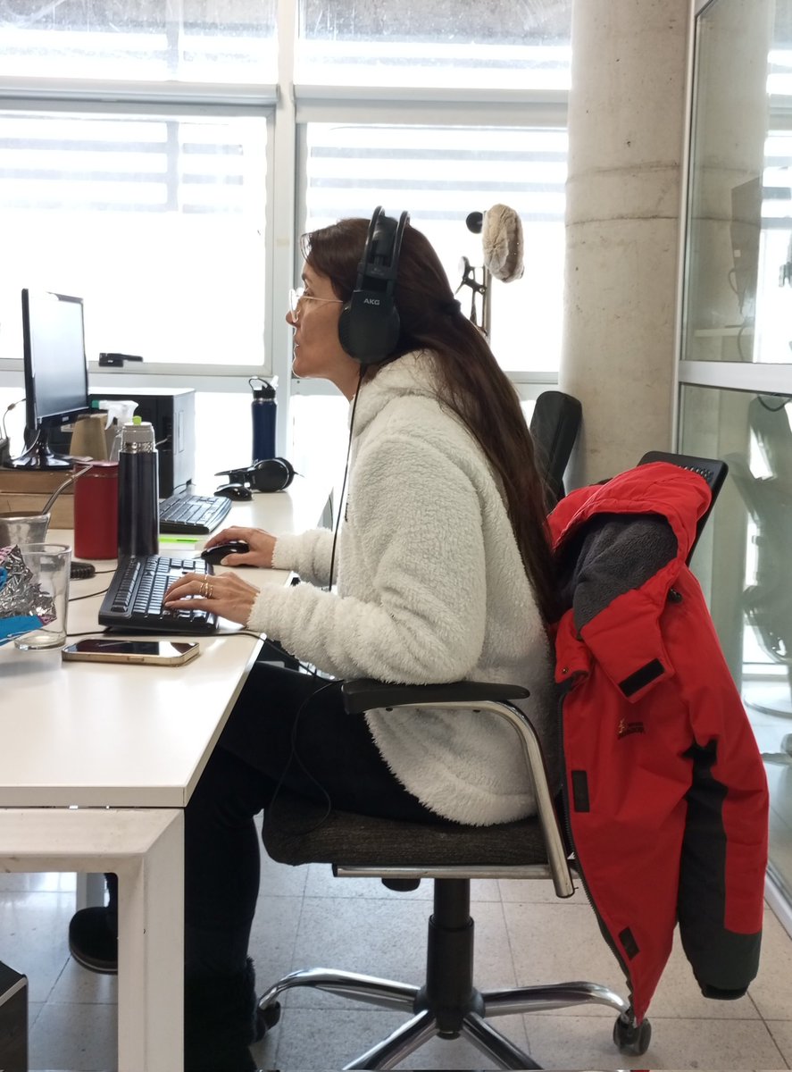 charlymorzan's tweet photo. Mi compañera es bella como @pampitaoficial, pero le cuesta la postura @indianavil 🤭 https://t.co/J4L2kuKFRc