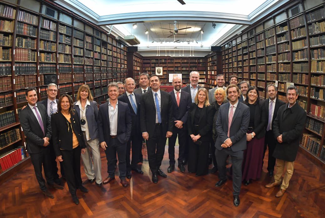andyprietof's tweet photo. 📍 Desde la Comisión de Derecho del Trabajo del Colegio de Abogados, almorzamos con el Sec. de Trabajo, Dr. Julio Cordero. Un encuentro clave para discutir desafíos y oportunidades del ámbito laboral en Argentina. https://t.co/pXqi6kSnj5