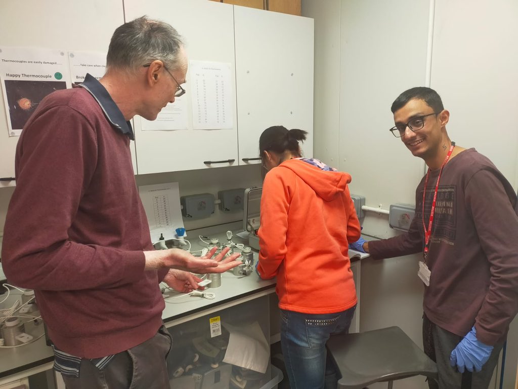 ecofisioveg_ULL's tweet photo. Research can't stop! Prof. Ian Dodd supervising measurements of osmotic potential at full turgor in Canary Island plant species by #ECOSCAN technical staff Yauci and Celine at the @LancsUniLEC https://t.co/OTdlcv8mJH