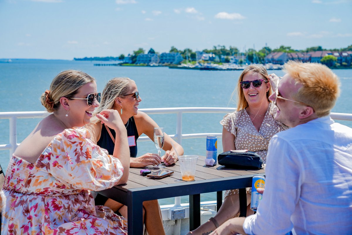Best seat in the house 🤩🌊

📸 Wvndr Media

#watermarkjourneys #annapolis #eventvenue