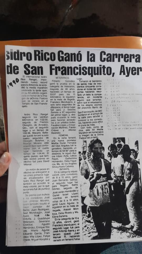AngelMo67259760's tweet photo. Recuerdo de los grandes de Qro 
#qro #RunningMan #Runner https://t.co/dDw4IzgvZk