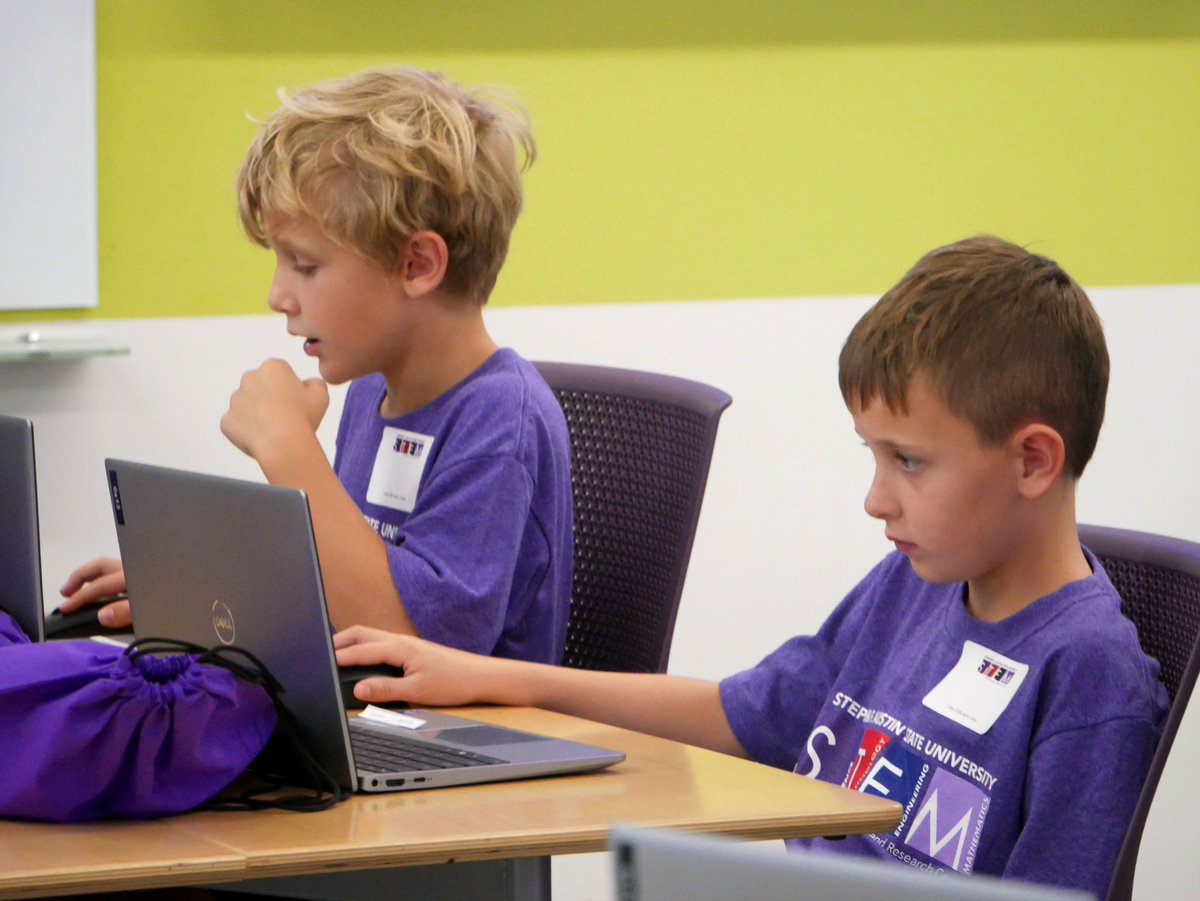 Little STEM Jacks - Beach Clean-up
In this activity, students learned about the dangers relating to pollution in water ways, followed by an introduction to coding. The students then put their skills to practice by programming their "fuzz" character to pick up trash from a beach.