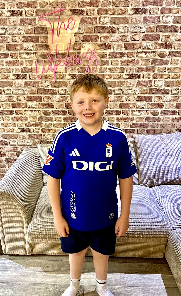 Dan_Wikberg's tweet image. Happy 11th Birthday to my ‘not so little’ boy, Teddy. He was so happy with his @RealOviedo @RealOviedoWFC top!! Going to cost me a fortune this year buying all 3 kits 😂❤️