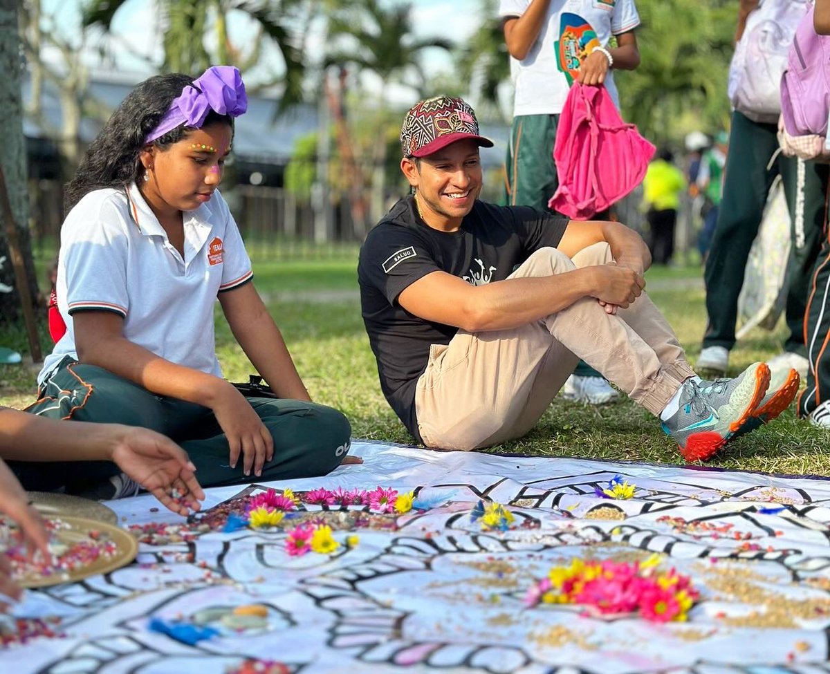 GERMANESCOBARM's tweet photo. Estamos #EntornoAl #Petronio; en su inicio hicimos énfasis entorno a la salud mental, sexual y reproductiva, y lucha #ContraElDengue. https://t.co/MPt6Pppn1S