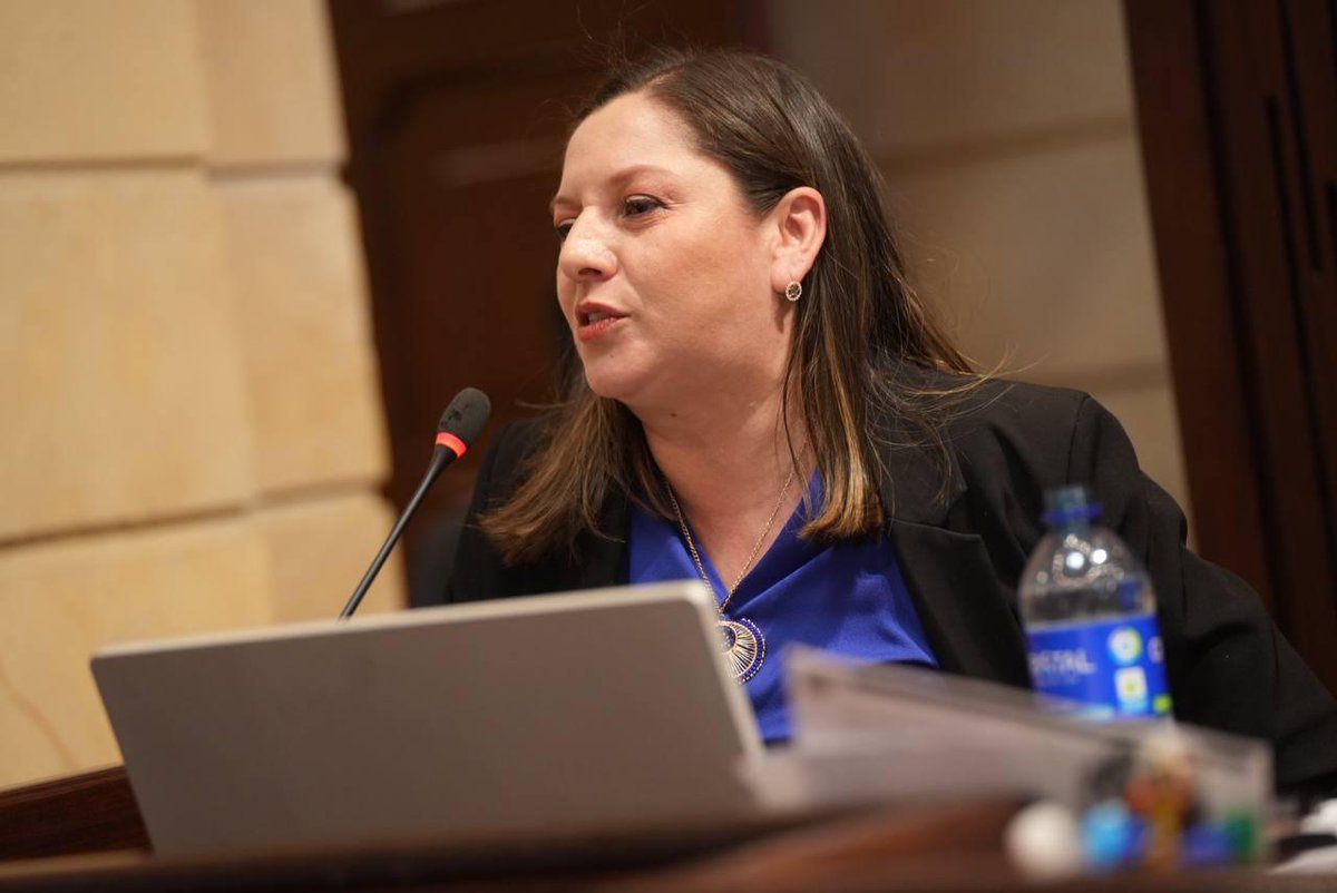 Ccajar's tweet photo. #Atención📣 La candidata @Jomary_O, vicepresidenta de Cajar, presentó ante la @CamaraColombia sus propuestas para la Defensoría conformada por cuatro ejes: 

1⃣Una Defensoría para la Paz territorial
2⃣Una misión defensorial para procurar una vida libre de violencias para las mujeres, niñas y personas con orientación sexual e identidad de género diversas
3⃣Una Defensoría que exija derechos para todos y todas
4⃣Una Defensoría fortalecida y transparente

#JomaryNuestraDefensora 

Sigue el hilo aquí👇🏽🧵