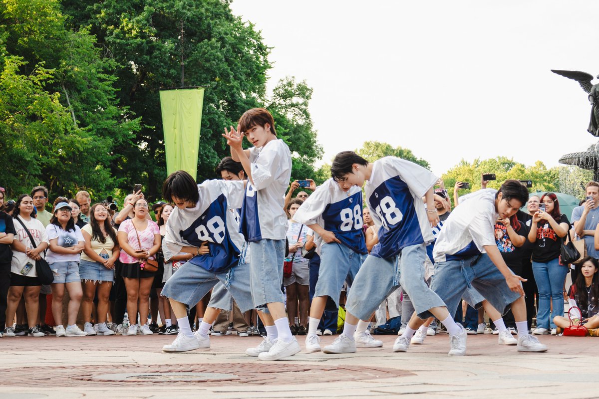 vitasoystan's tweet photo. 08.11 NewBeat x OffBrnd NYC busking at Central Park Bethesda Terrace
📸: me
#NewBeat #ThREDingchallenge #ThREDing_challenge #HIGHnLOW #BeatInteractive
open next tweet for a surprise https://t.co/OVNmWcnsvm