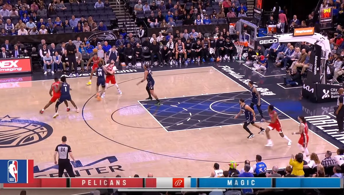 PercNowitzki41_'s tweet photo. @lostbraincellz_ @2KIntel @Jumpman_Germ Lights reflecting off floor on broadcast, do u want more? https://t.co/uWFYIEiKy0
