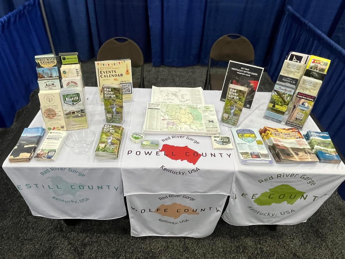 Mr_FrazierKY's tweet photo. KENTUCKY STATE FAIR!
#PowellCounty is all set up and ready to rock n roll for the next 10 days here in Louisville at the Kentucky State Fair!
Come learn about the wonderful #RedRiverGorge Region with our neighbor counties Beattyville/Lee County Tourism, Wolfe County Tourism, and Explore Estill!
The Fair runs until August 25, so come on out and say hey!
