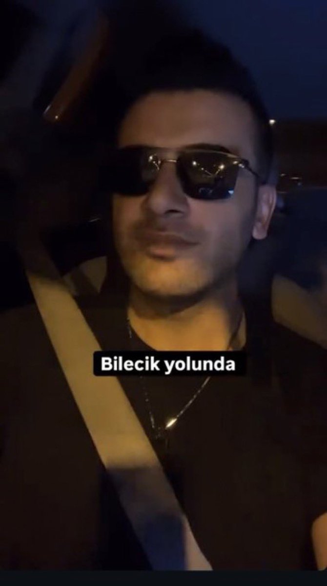 canbequit's tweet photo. Senin o kafanın amınakyiim gece araba kullanırken gözlük mü takılır trafiği tehlikeye sokan maganda güvenlik gözünü sikim https://t.co/DppVWD3FZV