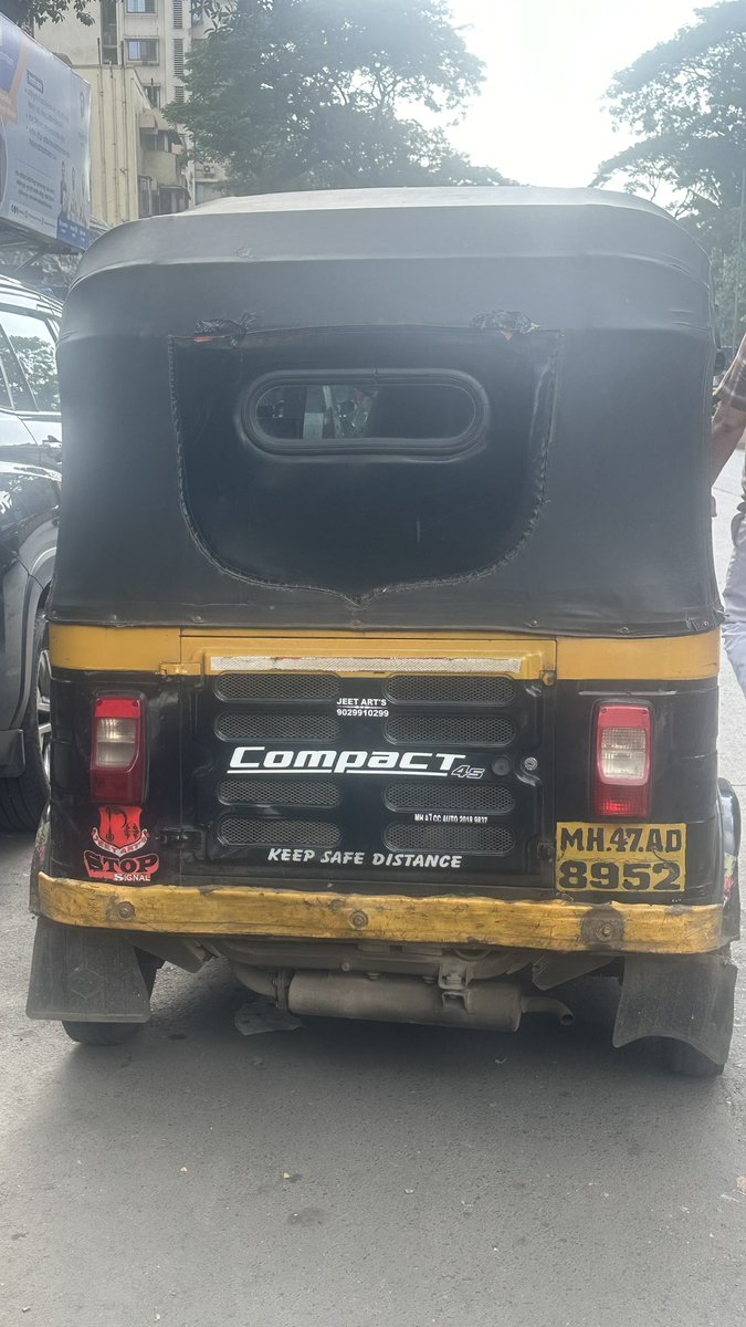 AditaJain's tweet photo. This rickshaw driver purposely came on to me while I was walking on the road. When I turned around after getting hurt he was grinning and feeling proud of himself. 

@MumbaiPolice @mybmc @MTPHereToHelp https://t.co/F8DA1k6qmC
