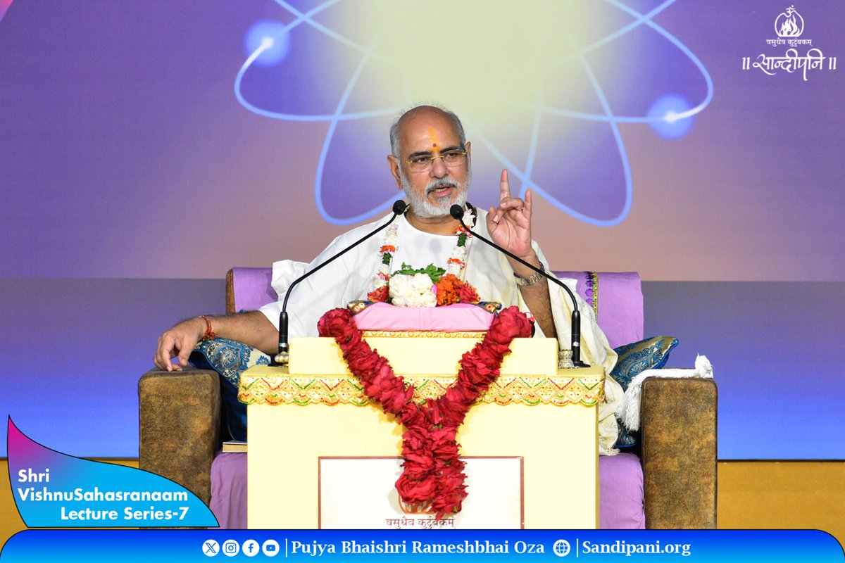 ShriHariMandir's tweet photo. - भगवान की माया रूपी यह गहरी खाई पार करना बड़ा कठिन है।
(गर्ता का एक अर्थ गुफा भी है, जैसे गोवर्धन की गुफा में भगवान ने सब को सुरक्षित रखा।)

👉 https://t.co/guOp5UHGGR

#GarlandOfTalks
#VSN7 #ShriHari
#PujyaBhaishri | @PPBhaishri https://t.co/5h5hROKcIi