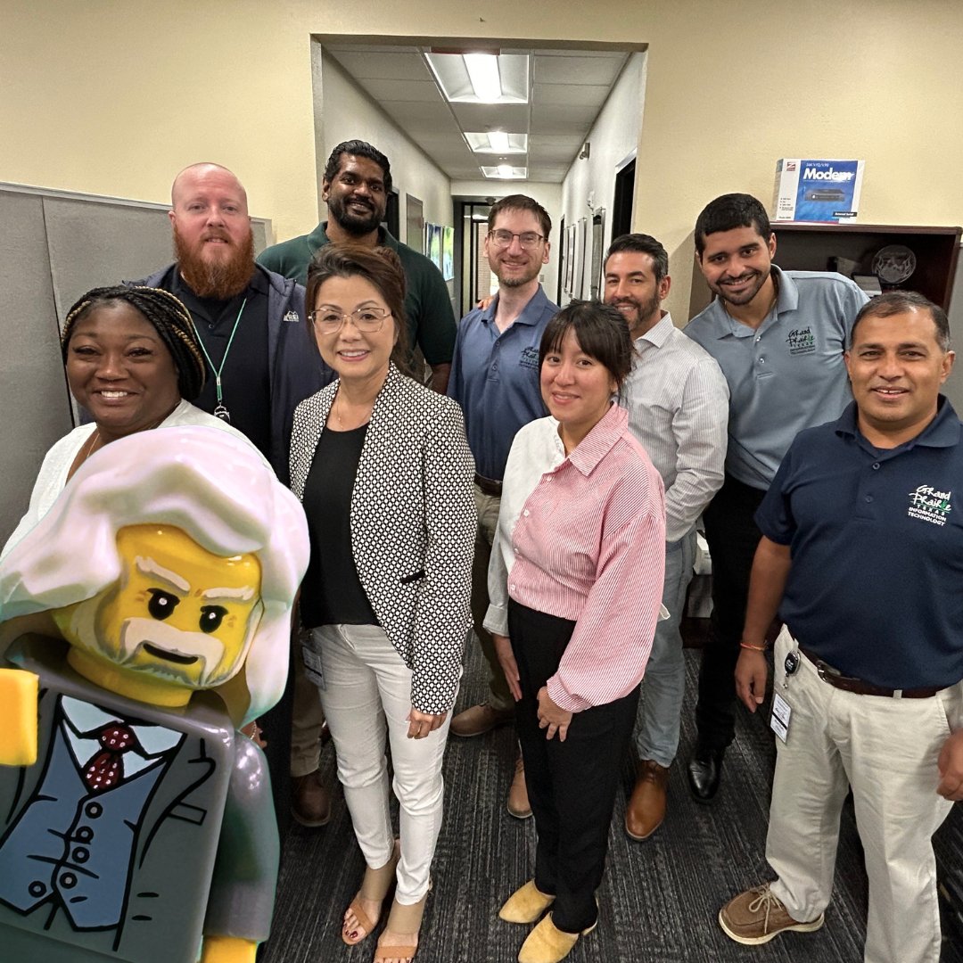 🤳📸 LEGO Mayor Ron Jensen is making the rounds at Grand Prairie City Hall and capturing moments with some of our amazing departments for #CityHallSelfie Day!

🚒 Fire Department 
🗣️ Marketing &amp; Communications 
🌳 Parks and Recreation 
💻 Information Technology

<a href="/ELGL50/">ELGL: Engaging Local Government Leaders</a>