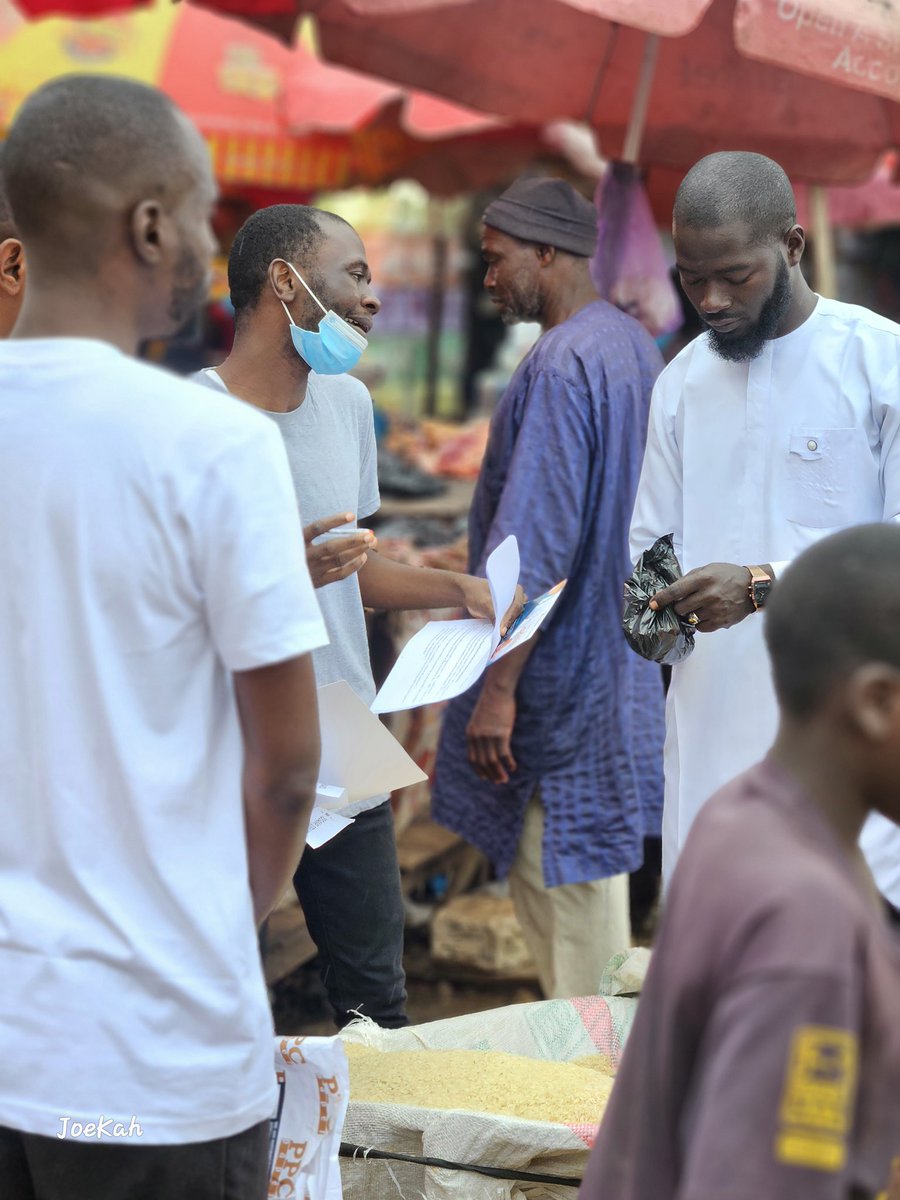 amrclub_unijos's tweet photo. Today, In Collaboration with @100amrstewards , we made our voices heard at Terminus market! Our advocacy campaign brought attention to the urgent need for action against antimicrobial resistance. Together, we can make a difference! #AMRadvocacy #amrclub #fightagainstsuperbugs https://t.co/ycsmNzWloh