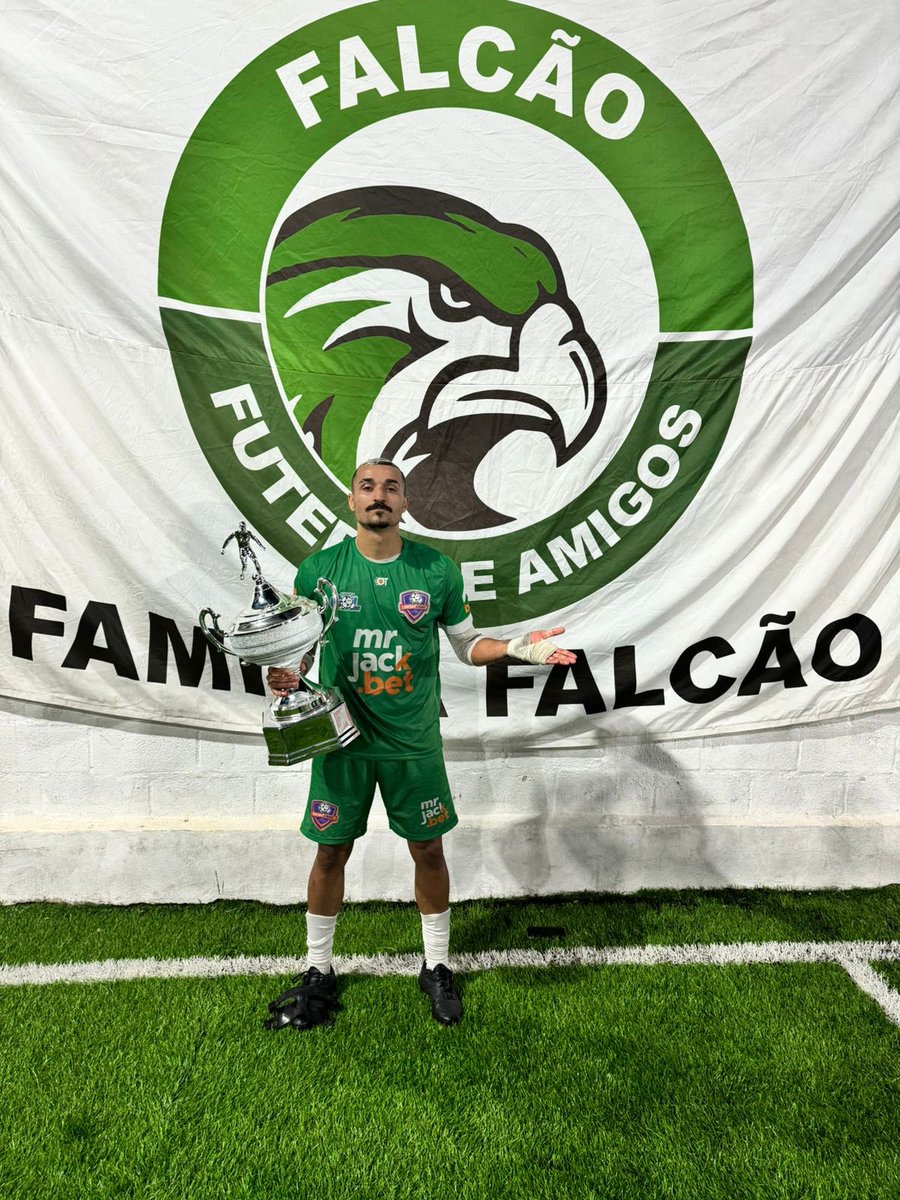 LinneckerMelo17's tweet photo. +1 território desbloqueado 🔓
Campeão da copa @mrjack.bet 🏆
+3 gols na final ⚽️⚽️⚽️
@falcao__futsal
@barragol1
#FazOSeuEDáOGás 🫡
#LM17 🐕🍀
#MentalidadeForte 🦾🧠👈🏽 https://t.co/NEpxxOGUvr