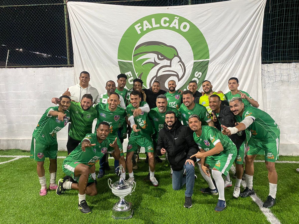 LinneckerMelo17's tweet photo. +1 território desbloqueado 🔓
Campeão da copa @mrjack.bet 🏆
+3 gols na final ⚽️⚽️⚽️
@falcao__futsal
@barragol1
#FazOSeuEDáOGás 🫡
#LM17 🐕🍀
#MentalidadeForte 🦾🧠👈🏽 https://t.co/NEpxxOGUvr