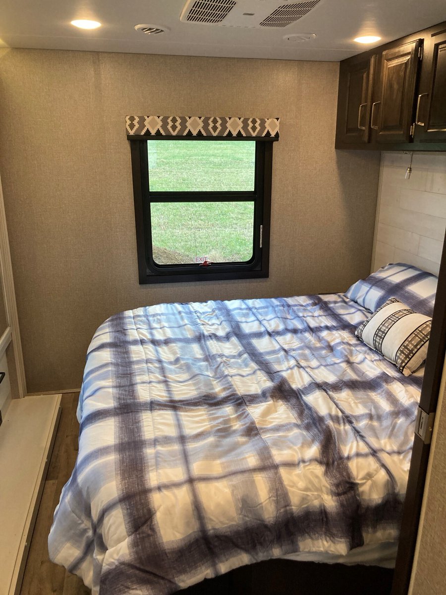 RVTrder's tweet image. Why wait? 🌟 🚐 Own this 2021 Jayco PRECEPT 34G and start your adventure 🛒 ✨

📍 Eubank, KY
💵 $118,500

#RVs #JaycoRV

 brnw.ch/21wLS16