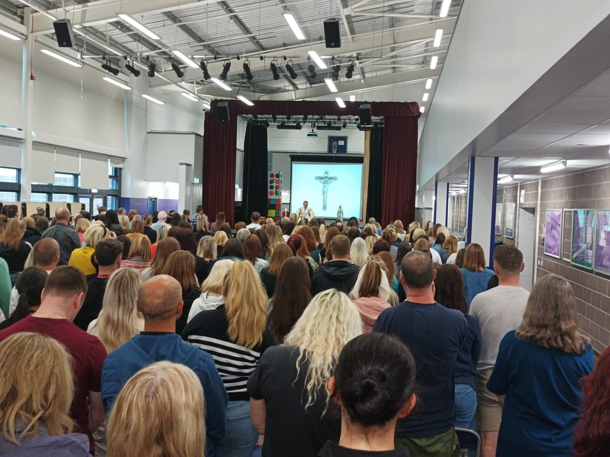 The staff of St Andrew's Academy and our primary cluster colleagues came together to celebrate the Feast of the Assumption of our Blessed Mary. It was a lovely way to prepare for the start of the new school term. Thank you to Fr Ryan for leading our celebration.