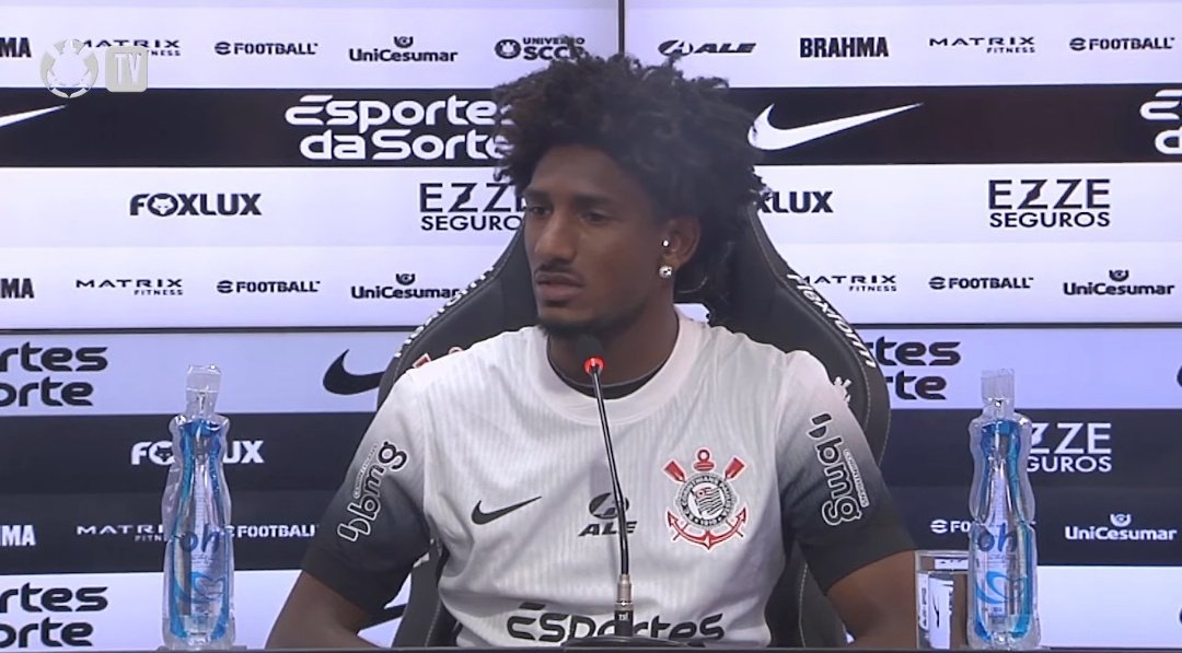 "Se eu roubar seu relógio e cem anos depois você me encontrar o usando, ele será meu? Não. Pois eu o roubei. Então por que as terras do Brasil, que foram também roubadas na colonização, são dos seus proprietários? A propriedade em si é um roubo."

-  Talles Magno, em coletiva.