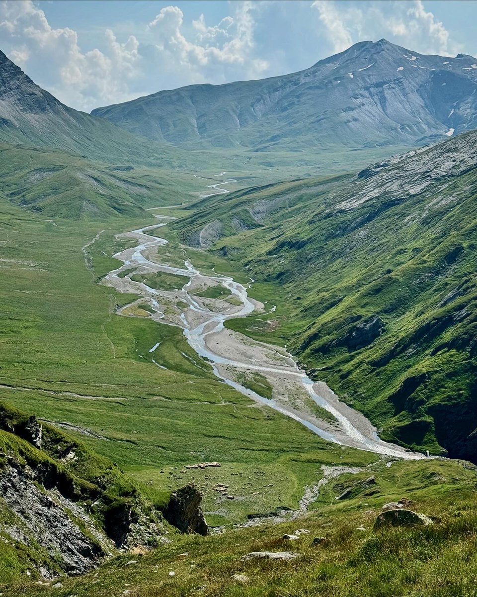 Die Greina-Region 🏔️🥾🇨🇭 ist noch eine echte Offline-Zone. 

Kein Handy-Empfang und kein WLAN in der Terrihütte. 📱📴📵😮