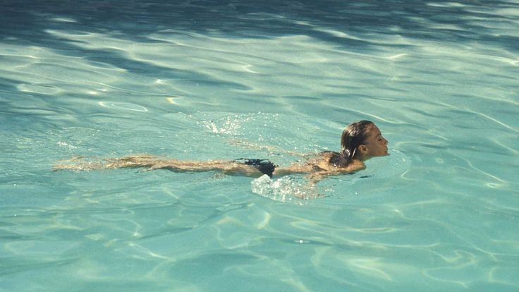 saintdemie's tweet photo. la piscine, 1969 🌀 https://t.co/6HmuhrmX6y