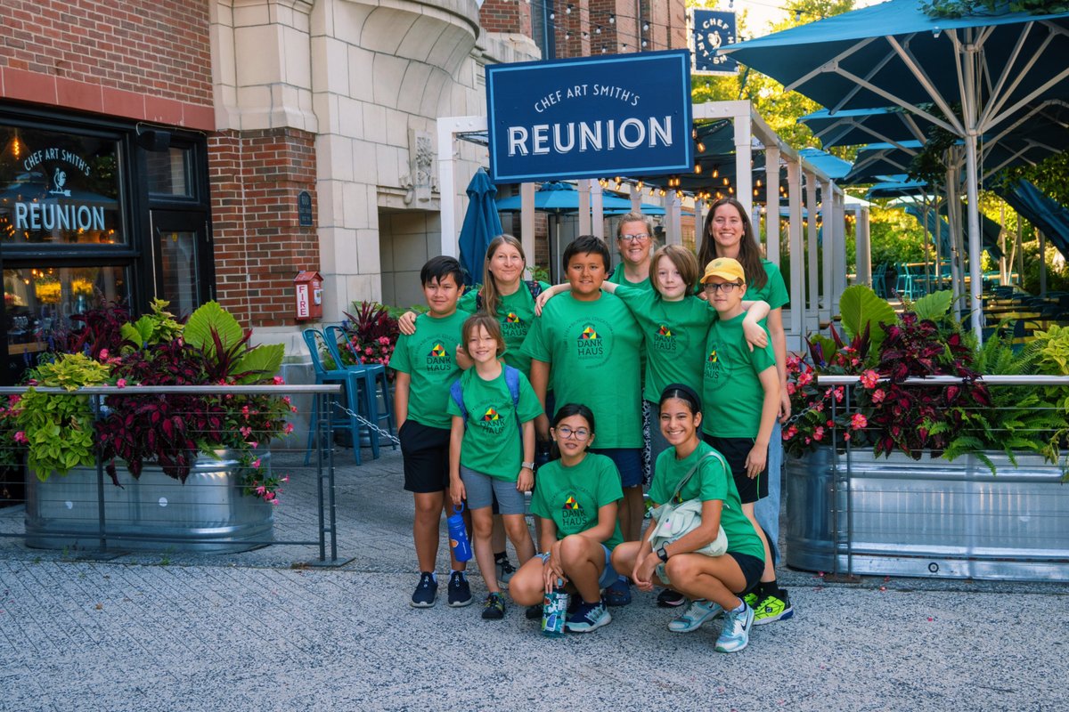Dankhaus's tweet photo. This week, our DANK Haus Sommer Camp went mobile to Chef Art Smith's Reunion near Navy Pier! 🌊🎡

They enjoyed an exclusive ✨behind-the-scenes✨ look from seasoned chefs and tasted (natürlich) the delicious rewards of their labor. 🧑‍🍳🍰 https://t.co/fenXX0NTgl
