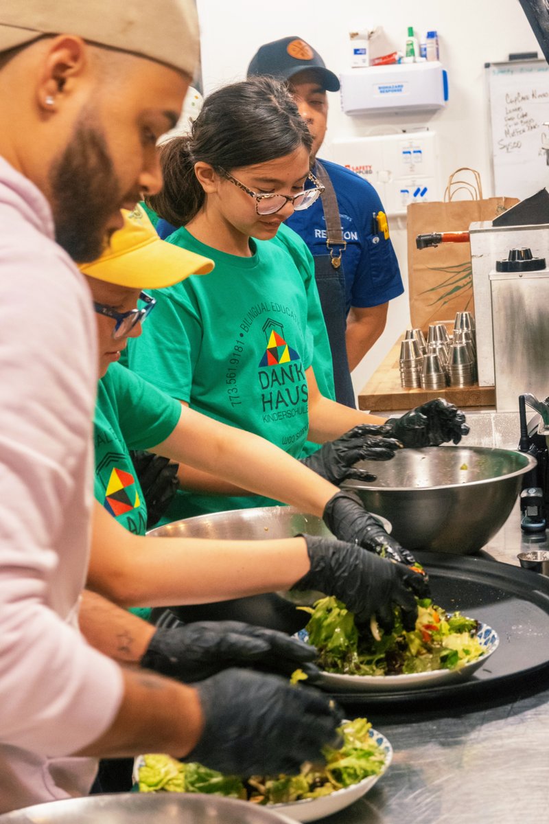 Dankhaus's tweet photo. This week, our DANK Haus Sommer Camp went mobile to Chef Art Smith's Reunion near Navy Pier! 🌊🎡

They enjoyed an exclusive ✨behind-the-scenes✨ look from seasoned chefs and tasted (natürlich) the delicious rewards of their labor. 🧑‍🍳🍰 https://t.co/fenXX0NTgl
