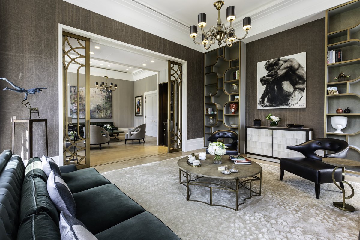Our design of the formal interior spaces in the Dubai Villa project presents an abundance of fine detail and a rich material palette, while the private spaces possess an understated elegance.