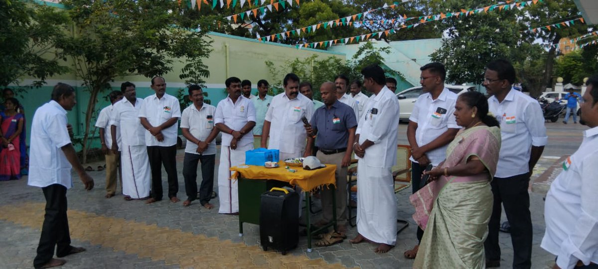 RameswaramMuni1's tweet photo. Respected chairperson of the Municipal Council, in the presence of the Commissioner, all the Municipal Ward Members and Municipal Officers participated in the 78th Independence Day function.  On this occasion, chairperson hoisted the national flag and inaugurated the ceremony https://t.co/vsWfdw5Cgp
