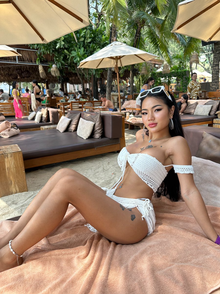 asianparadiseee's tweet photo. Hotter than a middle eastern climate🌤️🏝️ https://t.co/LRjAD0LPPI