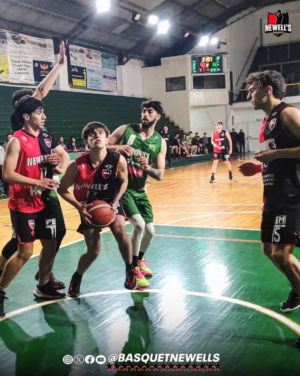 BasquetNewells's tweet photo. ⚔️ Caída de visitante

📆 Miércoles 14/08
📌 Fecha 6
🆚 Sp. América
❎ 86-36

📝 Síntesis
🔴⚫ #Newells (36): T. González -, JI. Castellani 12, A. Velazquez 7, F. Nebbia 7, L. Langellotti -, A. Nigro -, R. Domínguez 3, R. Scarpeccio -, L. Bisiach 7, B. Vazquez -. Dt: JP. Alcázar. https://t.co/4KAwvMKElf