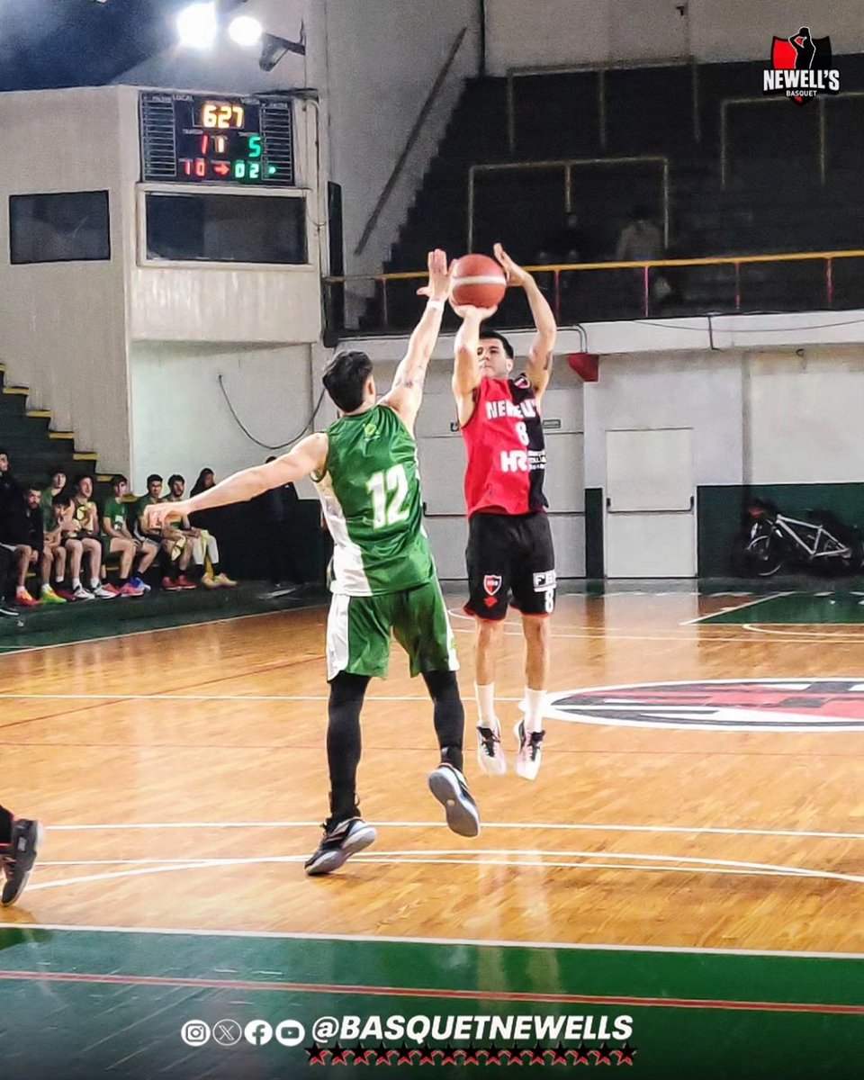 BasquetNewells's tweet photo. ⚔️ Caída de visitante

📆 Miércoles 14/08
📌 Fecha 6
🆚 Sp. América
❎ 86-36

📝 Síntesis
🔴⚫ #Newells (36): T. González -, JI. Castellani 12, A. Velazquez 7, F. Nebbia 7, L. Langellotti -, A. Nigro -, R. Domínguez 3, R. Scarpeccio -, L. Bisiach 7, B. Vazquez -. Dt: JP. Alcázar. https://t.co/4KAwvMKElf