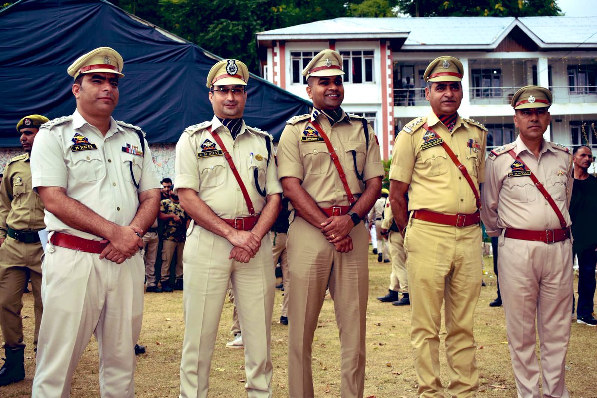 GMBhat786's tweet photo. Some of the beautiful moments captured during I-Day celebrations at Kupwara.
Joyous 78th Independence Day 2024. https://t.co/9zXp1vKnje