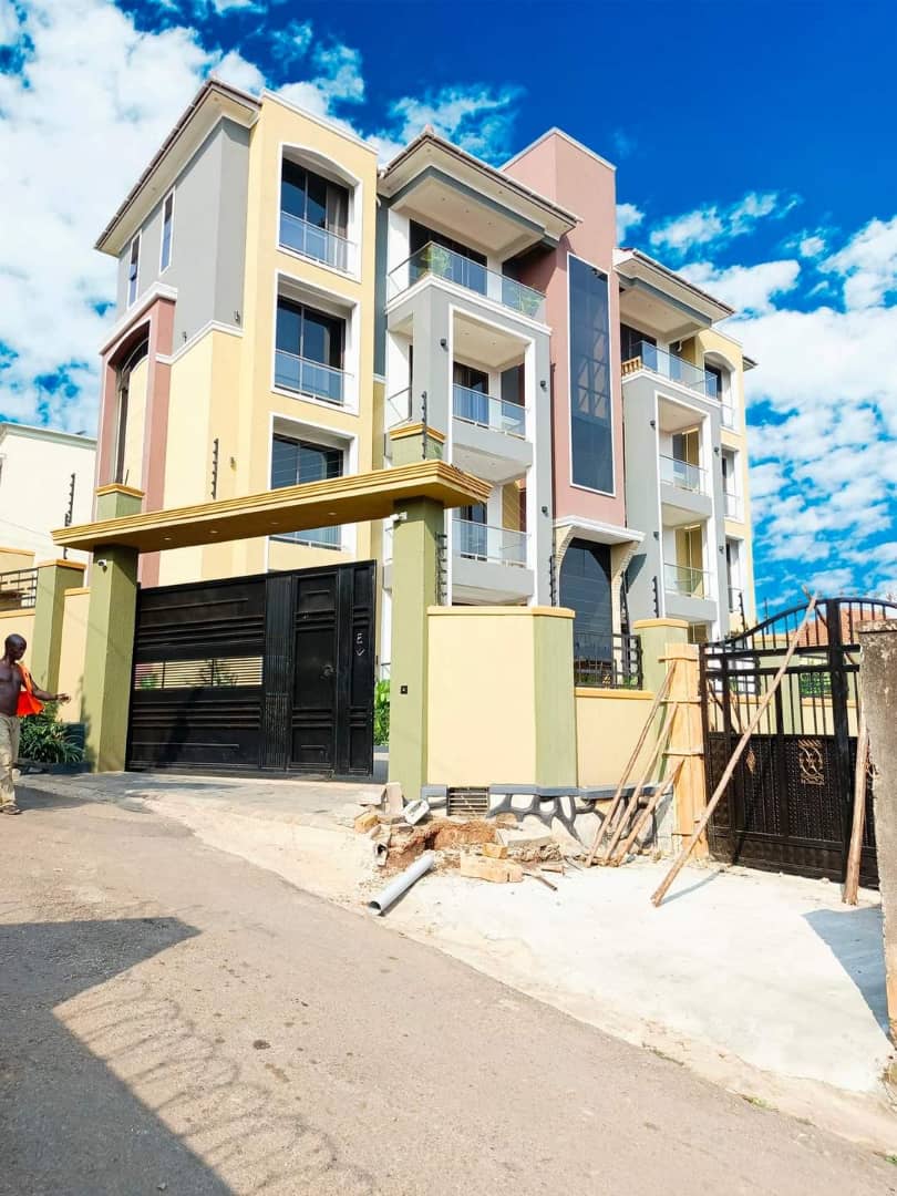 Ddiiro078's tweet photo. Apartment for sale located in kyanja Kampala
One bedroom and sitting room 8 units 
Monthly income ( 12 million per month  ) 
Selling price ( 1.5 billion Uganda shilling  ) negotiate 0753850035. @ddiiroproperty https://t.co/WM6WE01VWY