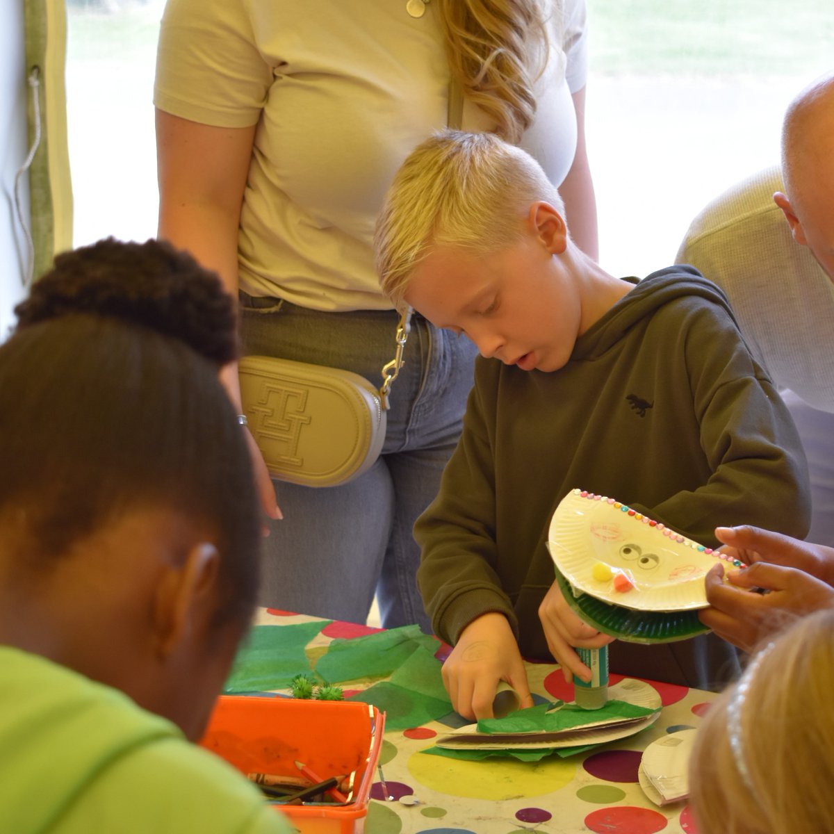 eurekamuseum's tweet photo. Join us every Friday this summer for StoryMagic Theatre puppet making workshops 🎭

These jam-packed 45min sessions are perfect for kids (and adults!) aged 5yrs and up...

🕦 11:30am, 1:30pm &amp; 3pm
📍 Outside in the marquee

Book your spot at the Info Desk for more puppety fun 🤗 https://t.co/iChTukBmba