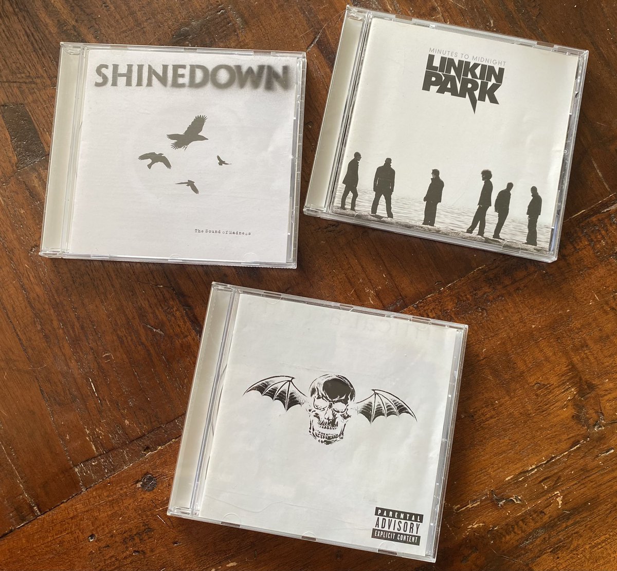 Want a legendary album? Make the cover art white with small black silhouette/design on it and you’re set. Just saying! #thatwhitealbum #lengendary #belegendary <a href="/Shinedown/">SHINEDOWN</a> <a href="/linkinpark/">LINKIN PARK</a> <a href="/TheOfficialA7X/">Avenged Sevenfold</a>