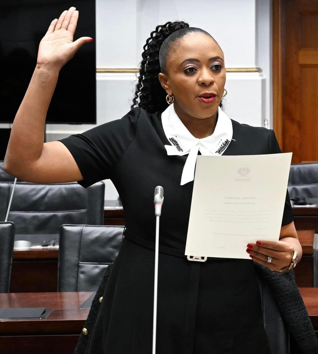 Congratulations to our 2nd DSG Cde Olga Seate &amp; Cde Sonto Motaung (former ANCYL NYTT Coordinator) on their swearing in today as Members of the 7th Parliament. 

Malibongwe igama lamakhosikazi!