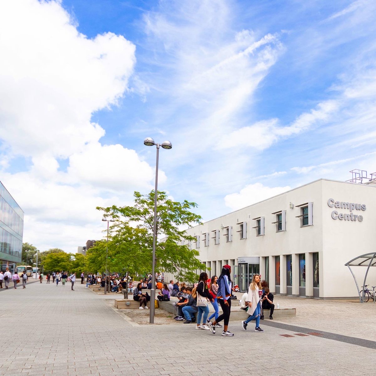 uniofbeds's tweet photo. Join us on campus in #Bedford &amp; #Luton tomorrow and Saturday between 10am-4pm to meet tutors from each subject area, take a tour with our student ambassadors and see what studying &amp; life is like at Beds! 🤩  

See more info: https://t.co/Lc77p0qchc 👈

#Bedfordshire #Clearing https://t.co/HwTQbKVp3J