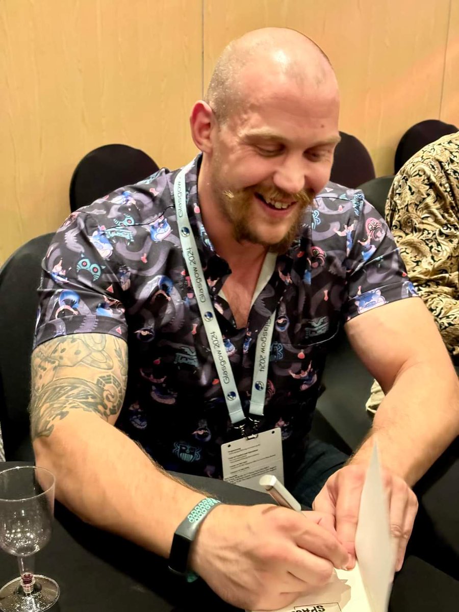 Rick_and_Write's tweet image. Ah Worldcon. I had my first book launch for the laughs in space anthology.

Did two panels with great turnouts.

Met plenty of awesome people and  just had an incredible time with great friends I never get to see.

It was that good I&apos;m already plotting my next con!