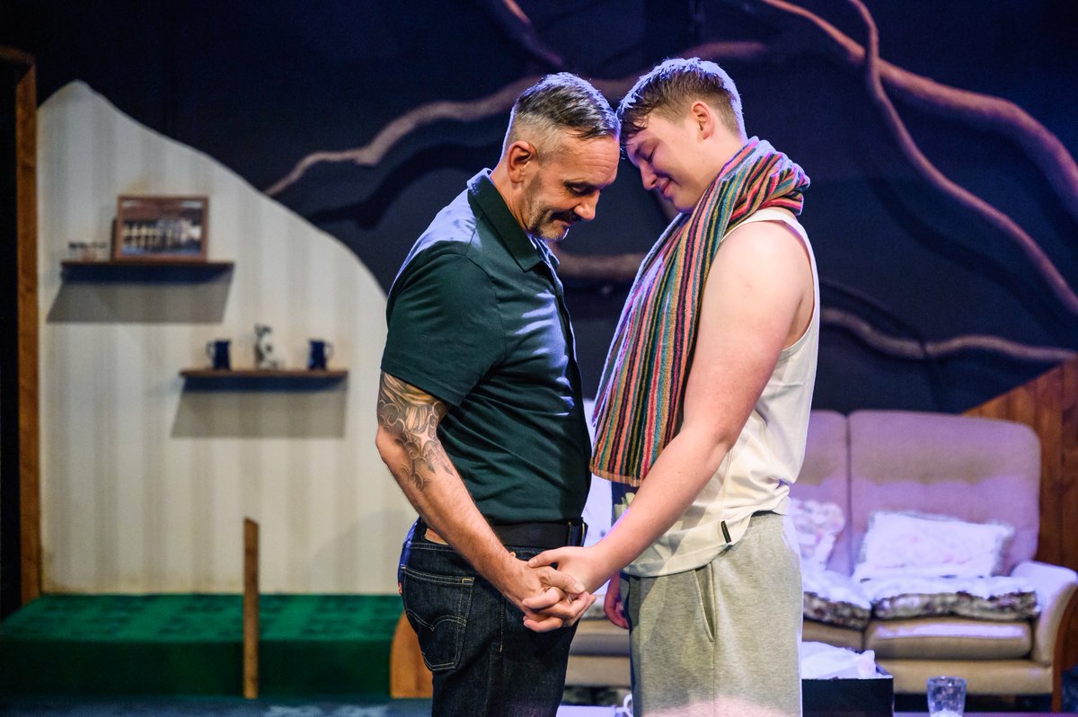 KingsHeadThtr's tweet photo. To this wonderful cast of Northbound Boy: BREAK A LEG for tonight!! These production shots are to die for. If you haven't already get your tickets now: https://t.co/RlcRTUYAgS https://t.co/gyxQo1v2ED