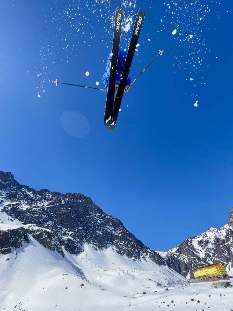 Peak Ski Company (@peakskicompany) on Twitter photo Meanwhile in Chile <a href="/AndrewRumph/">andrew rumph</a> is raising the bar on Peak performance. This is what a 15+ foot jump looks like from the ground in <a href="/SkiPortillo/">Ski Portillo</a> đĽ "I had to stop really quickly afterward so I didn't ski into the lake." -Andrew
đ¸Alonso Guzmana Meanwhile in Chile <a href="/AndrewRumph/">andrew rumph</a> is raising the bar on Peak performance. This is what a 15+ foot jump looks like from the ground in <a href="/SkiPortillo/">Ski Portillo</a> đĽ "I had to stop really quickly afterward so I didn't ski into the lake." -Andrew
đ¸Alonso Guzmana