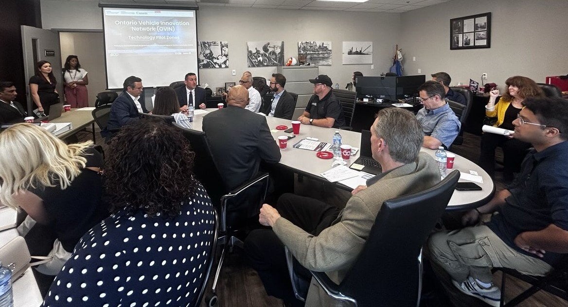 _investwe's tweet photo. Thank you to @OVINhub & the Windsor-Detroit Tunnel for hosting an educational Technology Pilot Zone info session, helping southern Ont. SMEs pilot cross-boarder mobility tech. We were pleased to provide attendees w/ a digital twin demo of the Windsor-Detroit tunnel. #IWE #VRCAVE https://t.co/7rYRC0izIr