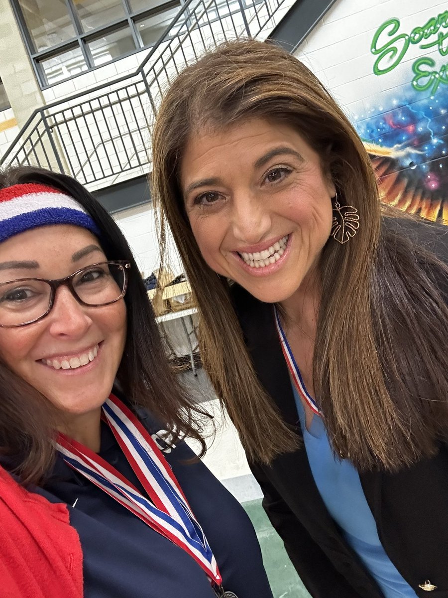 HDinMD's tweet photo. Today was the BEST A&S! This kick off to start the new school year is always my favorite - new admins, new opportunities, new beginnings. It's going to be an amazing year I can feel it! #TeamMCPS #BetternotBitter #Sweatbands https://t.co/DQC9E8CvBu