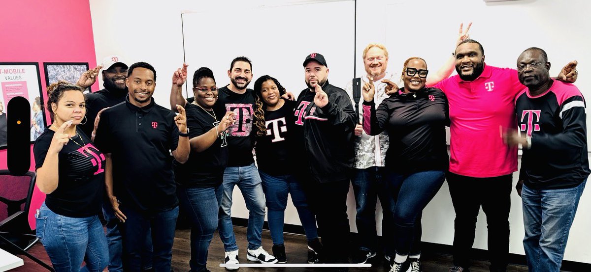 What a great team meeting for the Reapers 🙌🏾  <a href="/tglover187/">Terrance Glover</a> <a href="/NEJimInman/">Jim Inman</a> <a href="/Tarek_Hammad/">Tarek Hammad ⭕️</a>