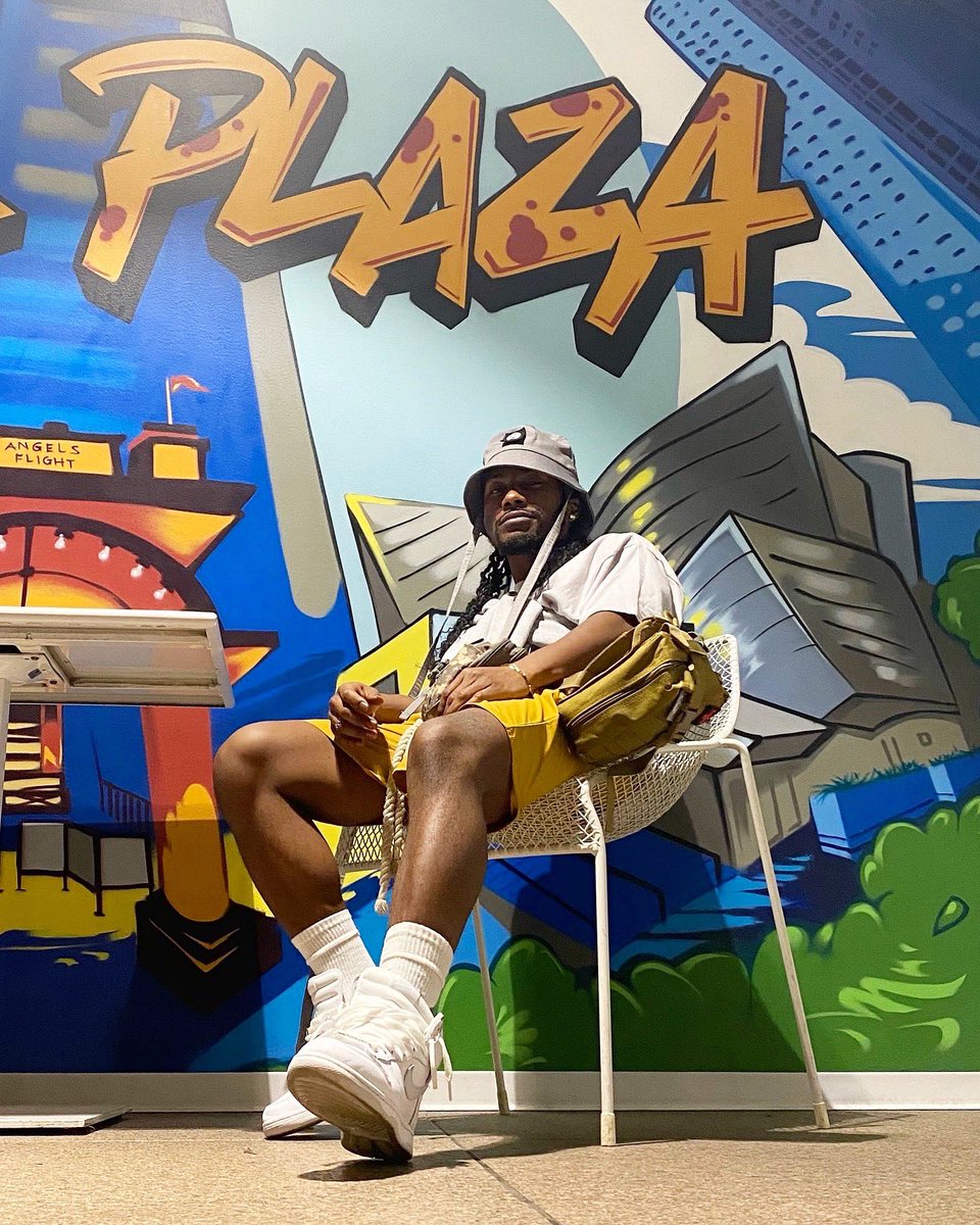GUVPOMUSIC's tweet photo. Back @ it #attheplaza 🚩 https://t.co/p6CHf1kBeJ