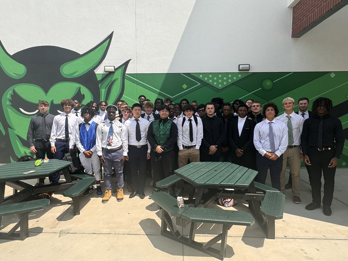 St Pete is all business for this game
🔐 in <a href="/PinellasHSMedia/">Pinellas Highschool Media Group</a>