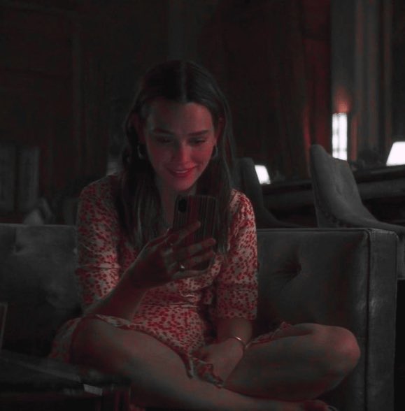 brvtali's tweet photo. texting  back  and  forth  with  [reader]. https://t.co/2Ahrq299Va