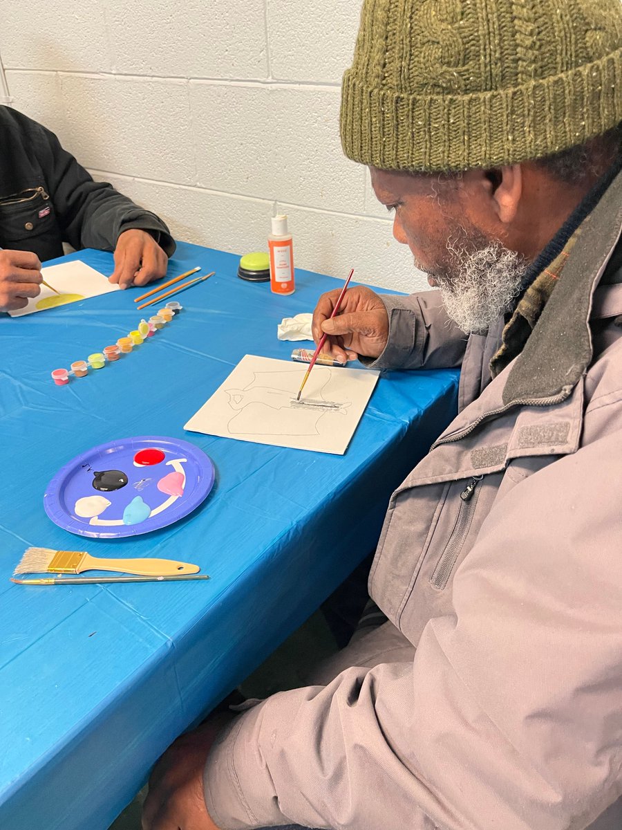 TheServantCtr's tweet photo. The Servant Center is truly grateful and appreciative of all the volunteers who provide amazing help for our homeless veterans. A special THANK YOU to volunteers from @Bennett College who came and allowed our members-in-need to participate in a painting activity on a Friday! https://t.co/VMqzR3o17T