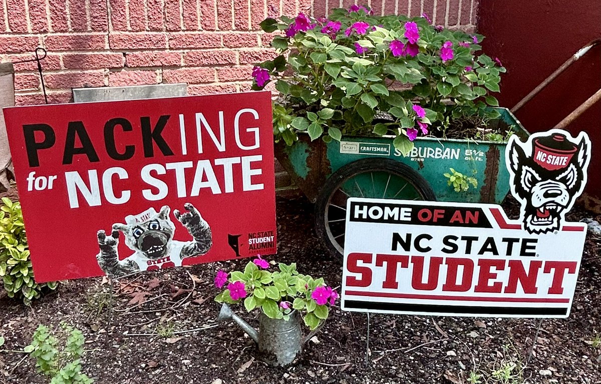 reedpackof5's tweet image. We will officially be a house of ✌🏻 @NCState students tomorrow!! Soaking up the last day!!! 🐺❤️ #ThinkandDo